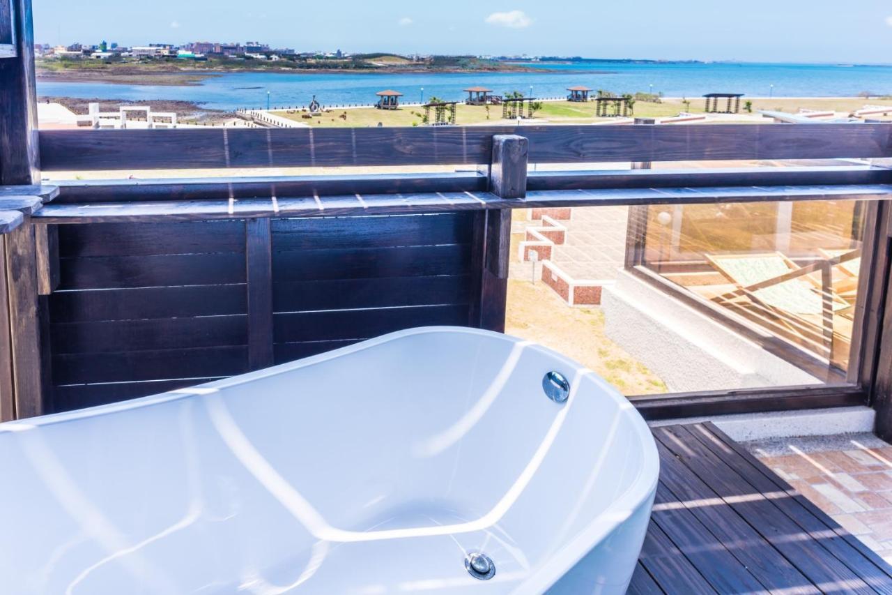 Malibu Oceanview Homestay Magong Luaran gambar